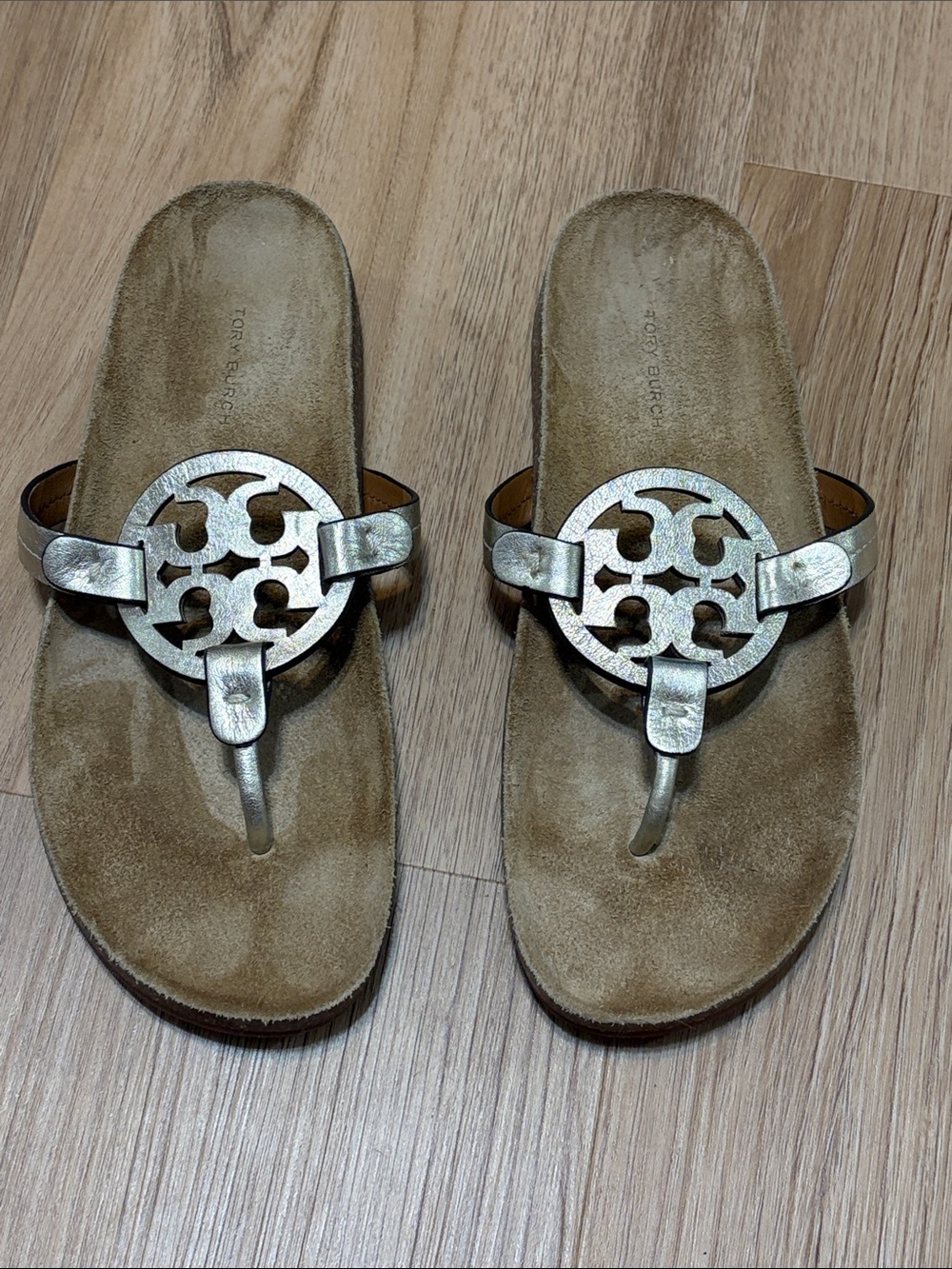 Tory Burch Miller Metallic Silver Logo Thong Sandals Size 8.5